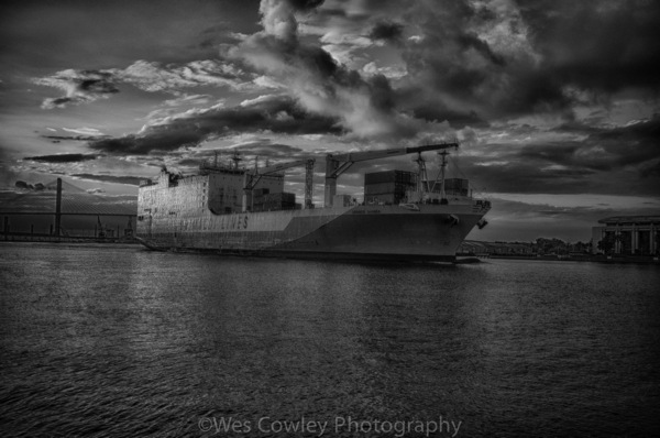 Freighter on the river hdr efex